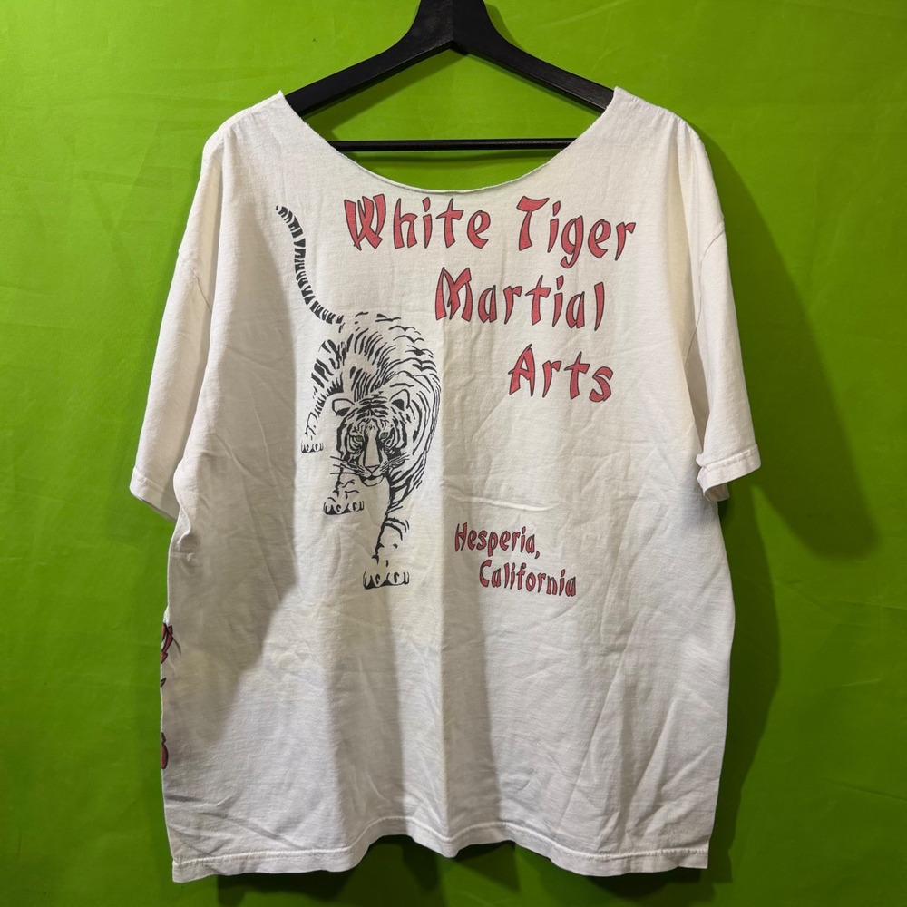XL 90s Vintage White Tiger Martial Arts Hesperia California Graphic Shirt White